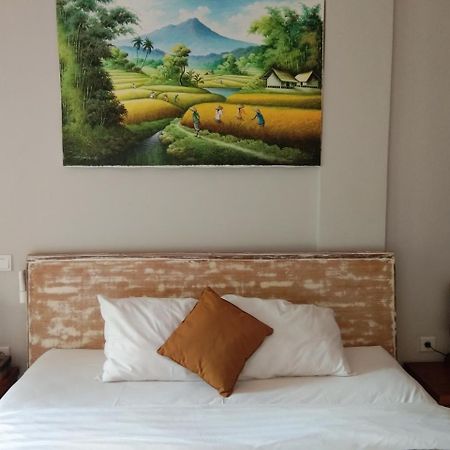 Umah Tikari Guesthouse Canggu  Exterior photo