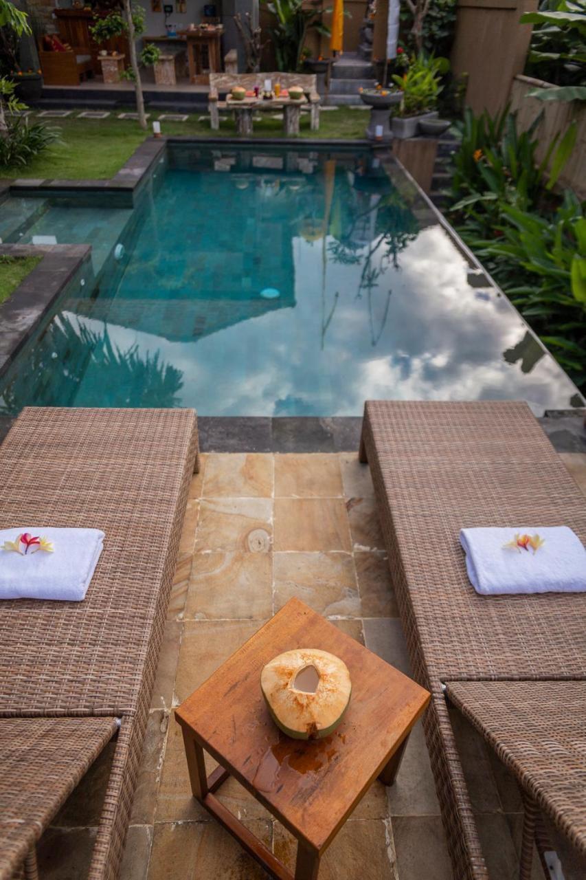 Umah Tikari Guesthouse Canggu  Exterior photo