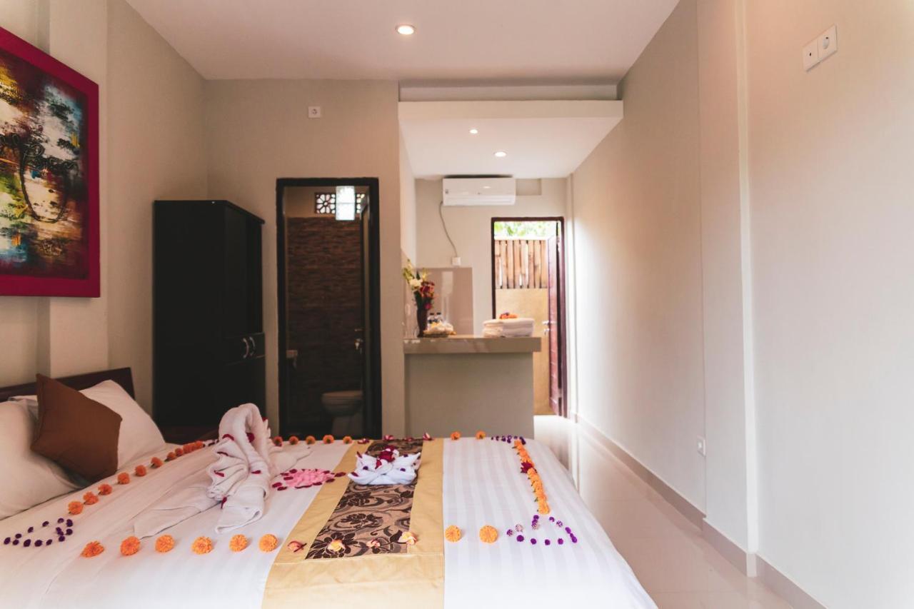 Umah Tikari Guesthouse Canggu  Exterior photo