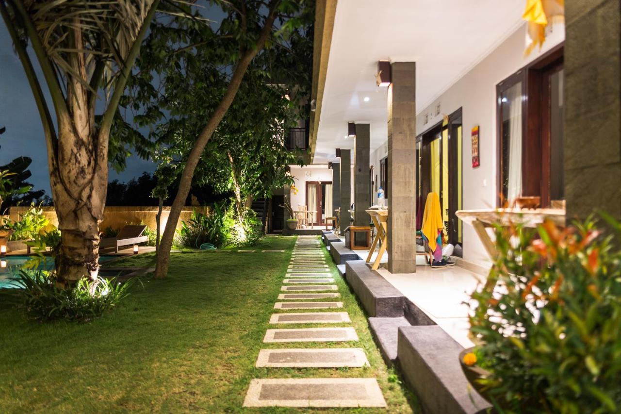 Umah Tikari Guesthouse Canggu  Exterior photo