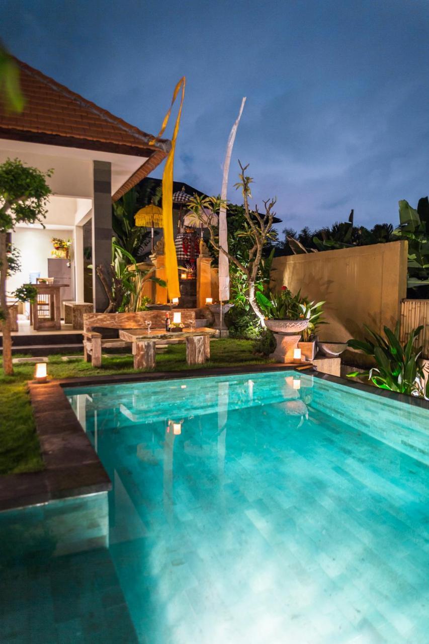 Umah Tikari Guesthouse Canggu  Exterior photo